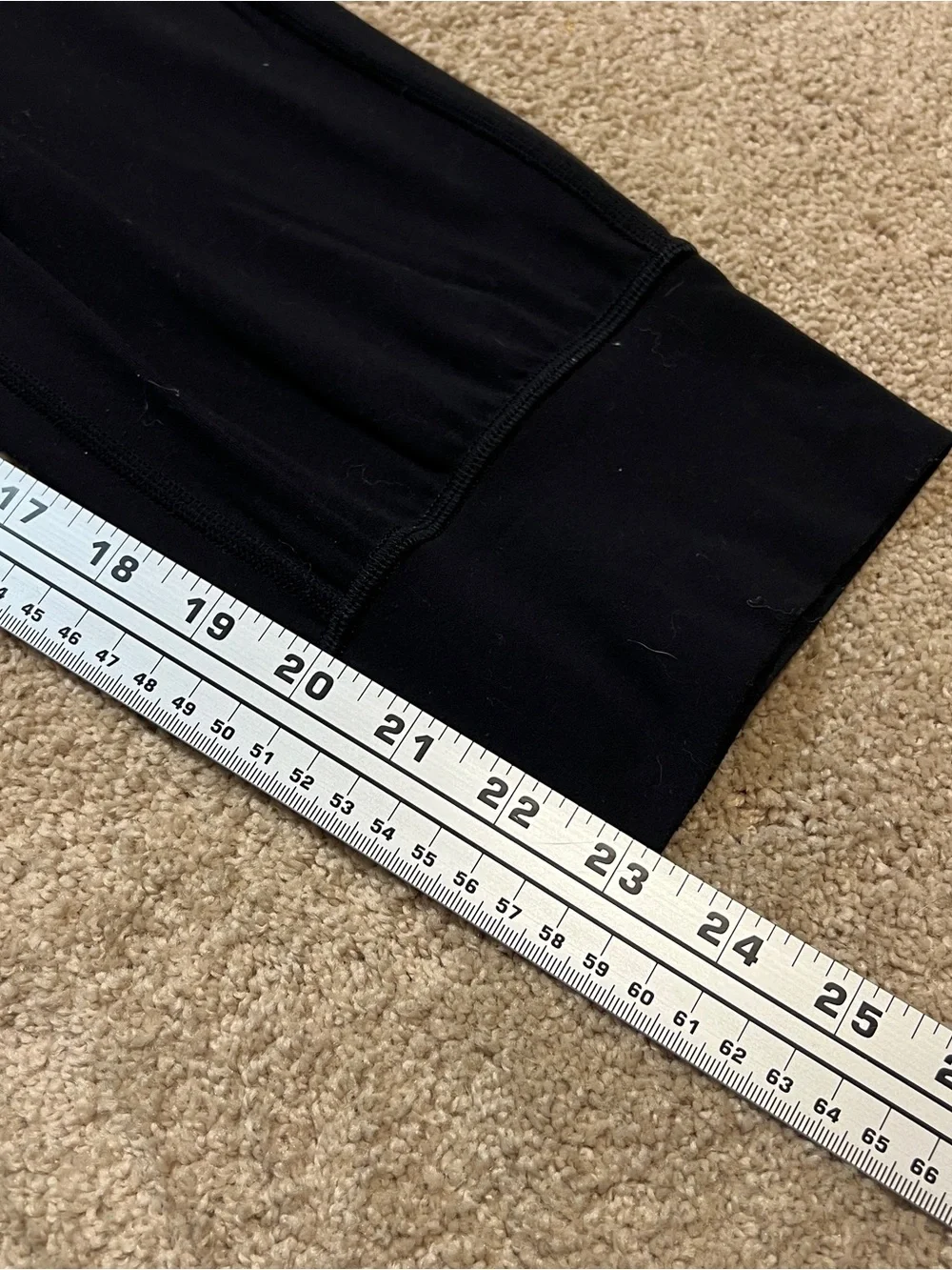 Women’s Lululemon Align Cropped 23” Joggers Size 6